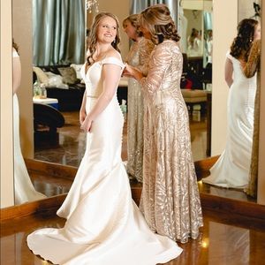 Gold mother of the bride/ bridesmaid dress